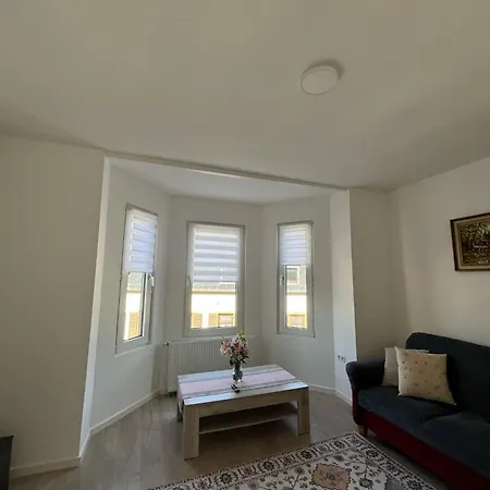 Andi Apartment
